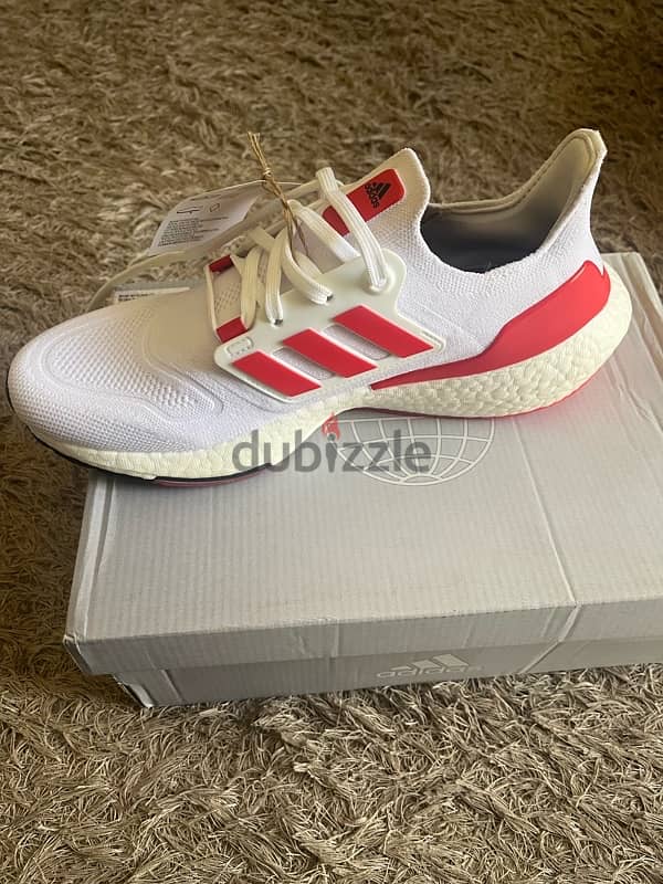 Adidas Ultraboost 22 size 43-1/3 EU White/Red 2