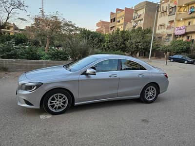 Mercedes-Benz CLA 180 2015