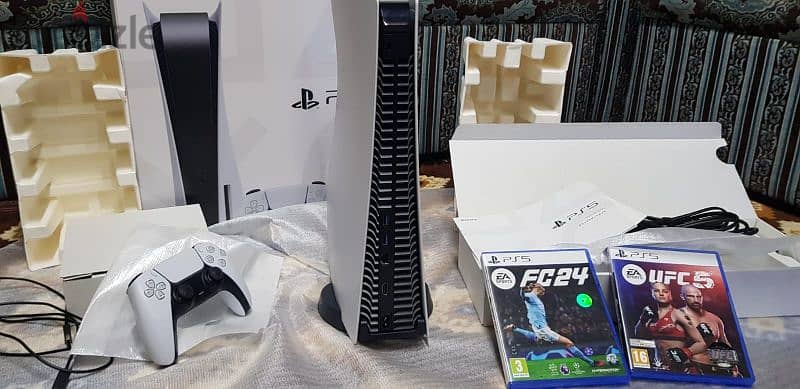 ps 5 used like new with box and one controller 4