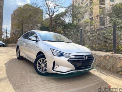 Hyundai Elantra 2025  بدون تأمين أو مصاريف اداريه و كاش باك