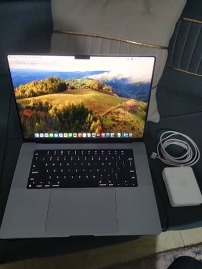 MacBook Pro M1 Max 16 inch Ram 64 تم تنزيل السعر لسرعة البيع