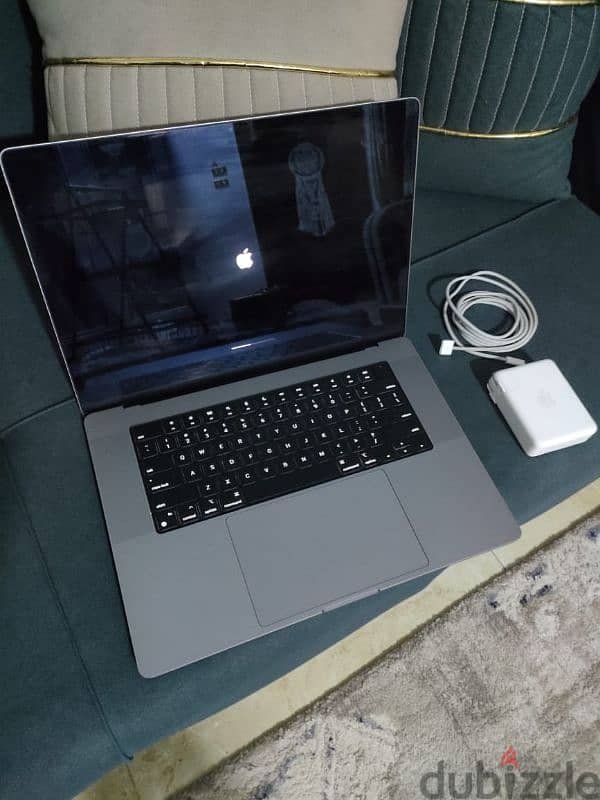 MacBook Pro M1 Max 16 inch Ram 64 تم تنزيل السعر لسرعة البيع 3