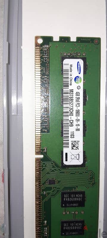 عدد ٢ رام سامسونج ٤ جيجا ddr3 1