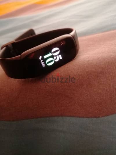 ساعه سمارت  فيت بيت لاكس Fitbit luxe