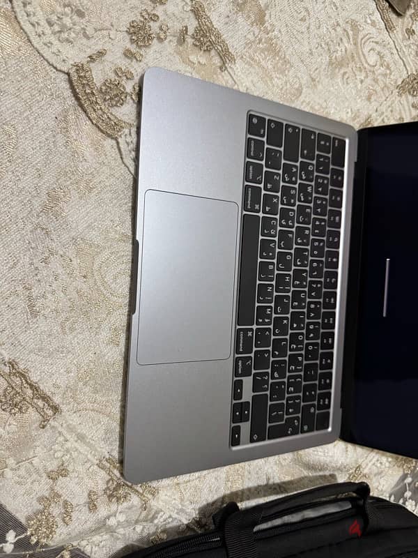 Macbook Air M2 زيرو تماما بدون ولا خدش بطارية ١٠٠٪؜ عربي اجليزي 1