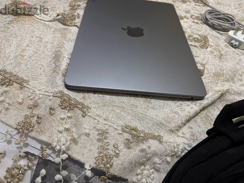 Macbook Air M2 زيرو تماما بدون ولا خدش بطارية ١٠٠٪؜ عربي اجليزي 3