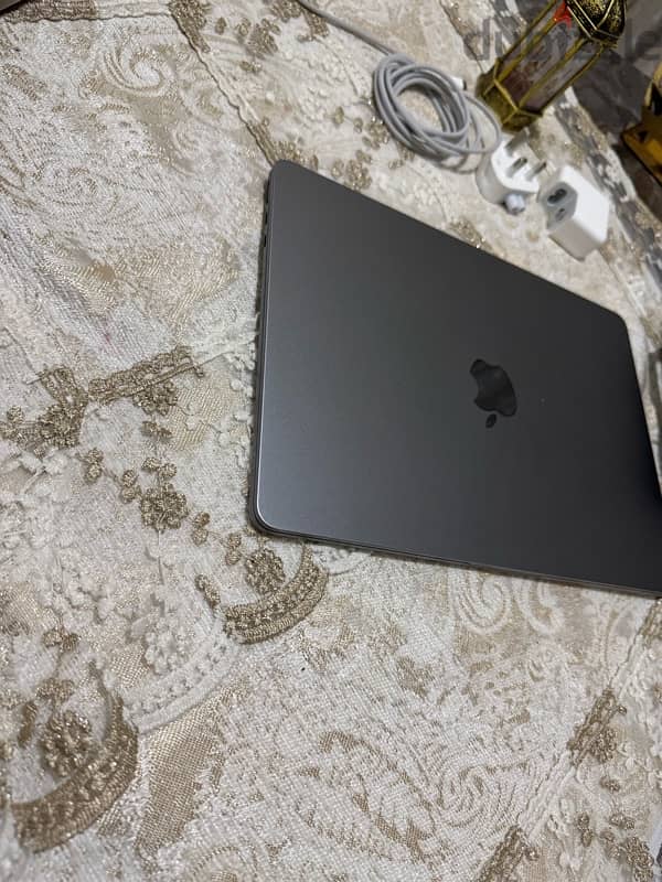 Macbook Air M2 زيرو تماما بدون ولا خدش بطارية ١٠٠٪؜ عربي اجليزي 4