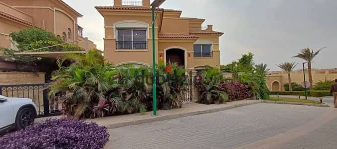 Villa for sale in Stone Park new cairo prime location under market price fully finished