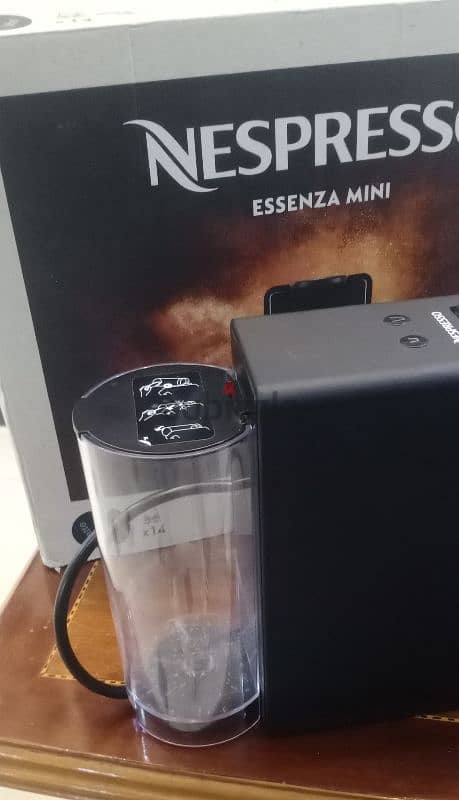 Nespresso essenza Mini 4