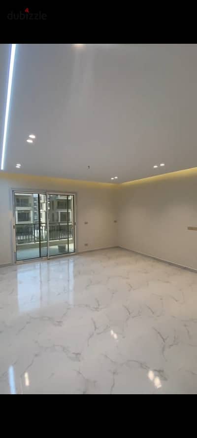 Apartment 175m semi furnished for rent in compound Taj city