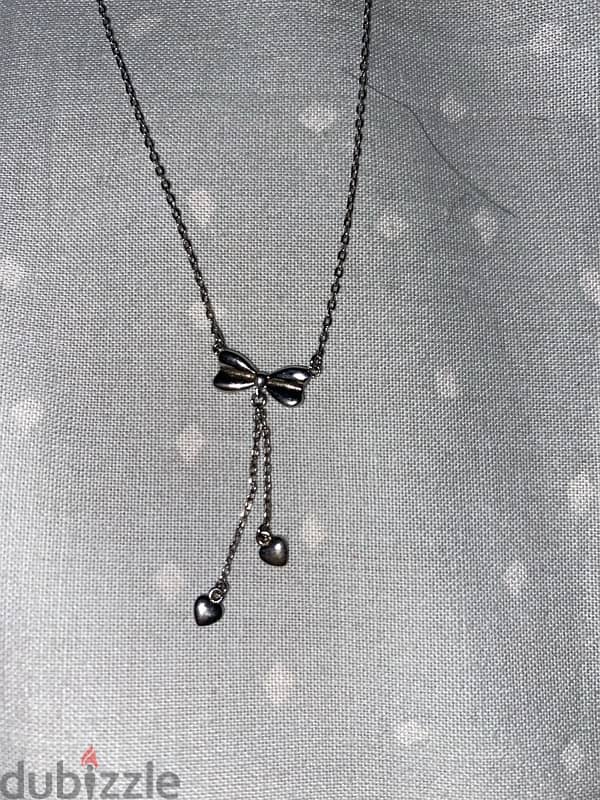 bow Marly’s silver necklace 0