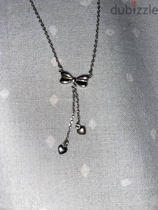 bow Marly’s silver necklace 2