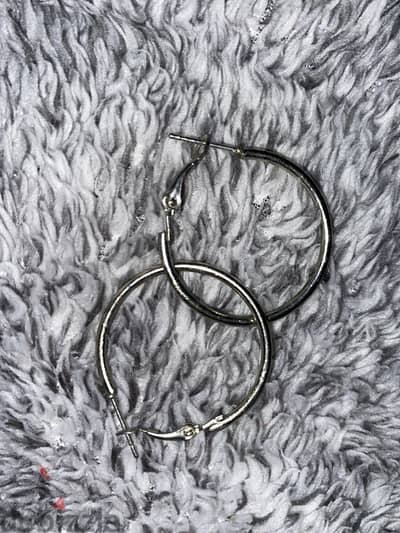 medium small hoop earing