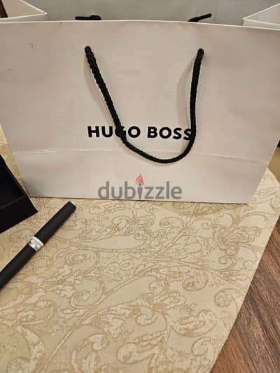 قلم hugo boss جديد