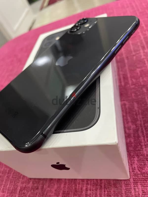 iPhone 11 128g ايفون 11 مساحه 128جيجا 6