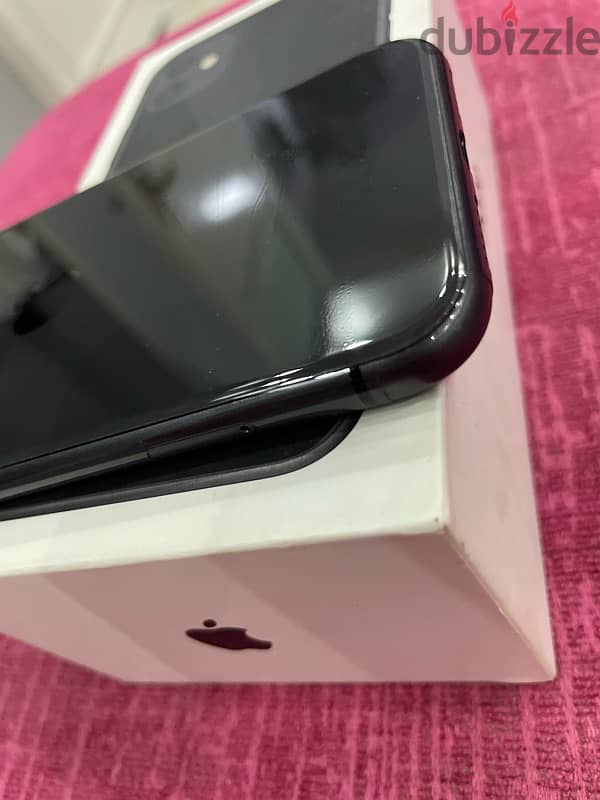 iPhone 11 128g ايفون 11 مساحه 128جيجا 9