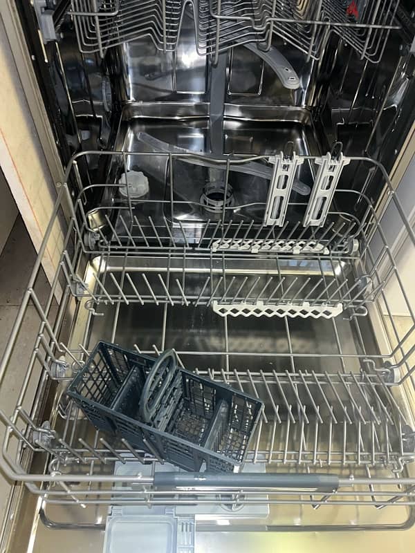 Ariston Dishwasher 3