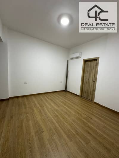 Apartment 210 m with garden 3 bedroom fully finished and furnished for rent in Fifth square new cairo compound