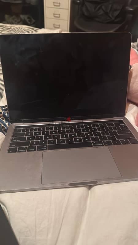 MacBook pro 2017 0