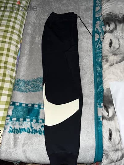 nike swoosh fleece pants