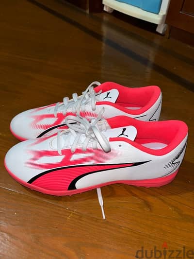 Puma Football Boots ترتان 44