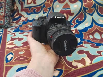 camera canon 700D