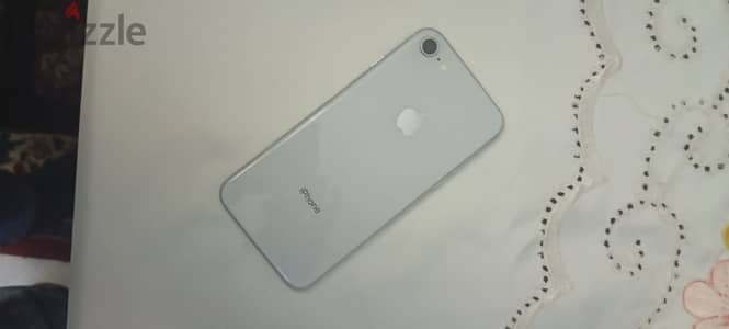 Iphone 8 بحال الجديد