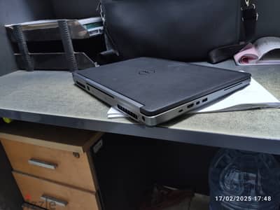 Dell precision 7520 work station حاله نادره