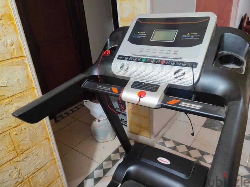 Treadmill Phantom Ac 650 like new 2