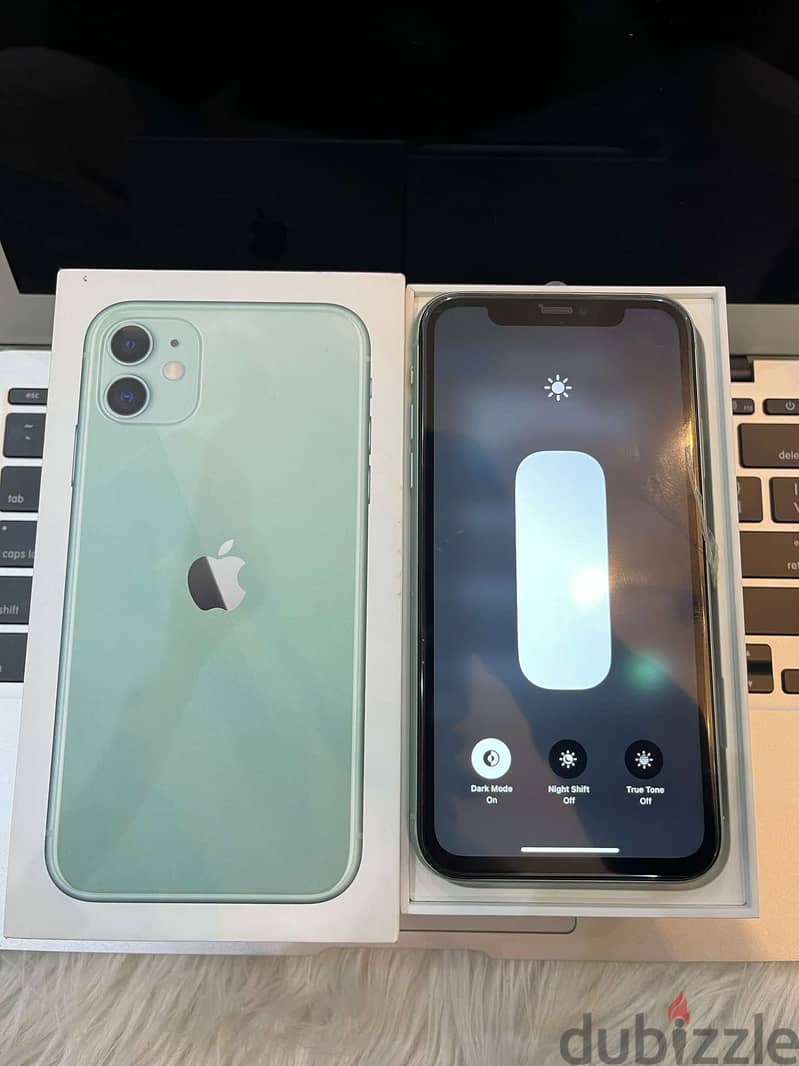 IPhone 11 withe box 3