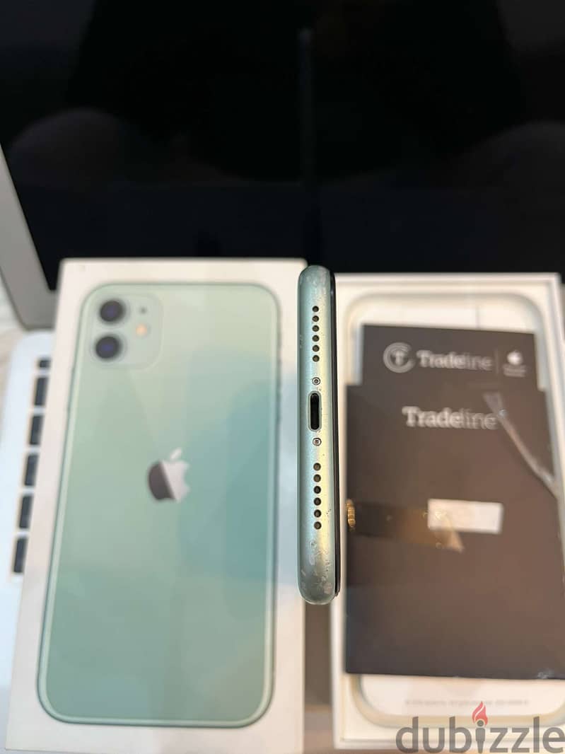 IPhone 11 withe box 5