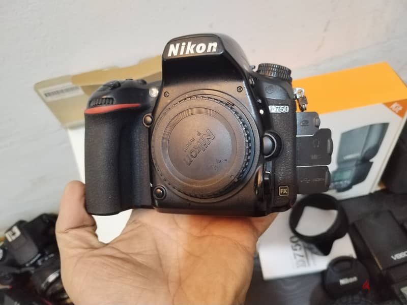 NIKON D750  شتر 20 ك بكرتونة +35 م 1.4 سيجم ارت هود وكابين 4