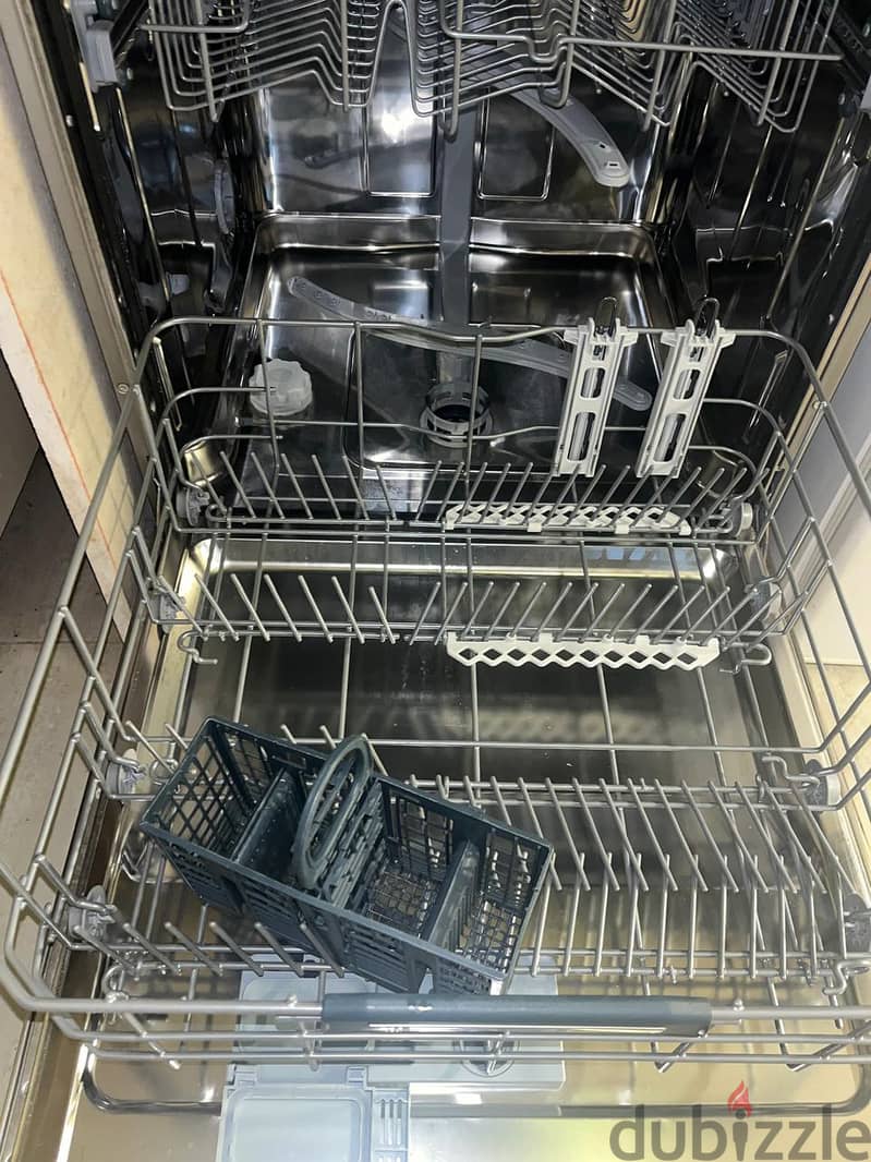 Silver dishwasher 2