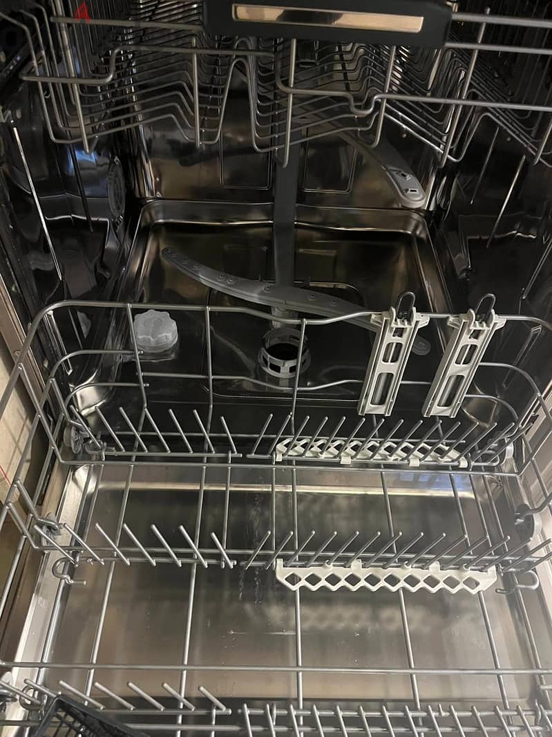 Silver dishwasher 5