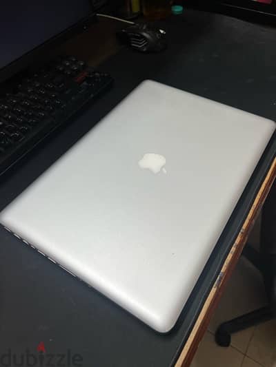 Apple MacBook pro 2011