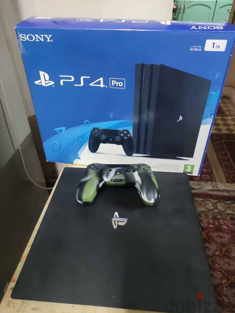 للبيع جهاز PS4 برو 3