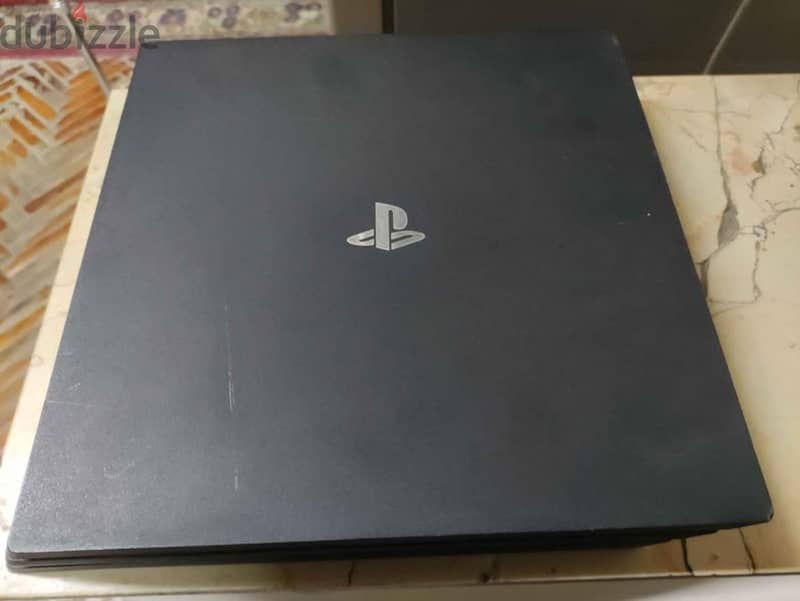 للبيع جهاز PS4 برو 5