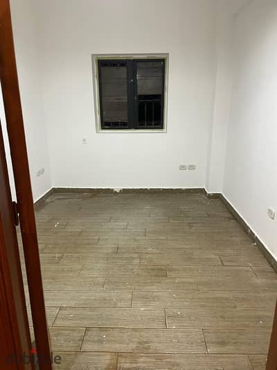 Office 4Rooms for rent Prime location at South of Academy New Cairo