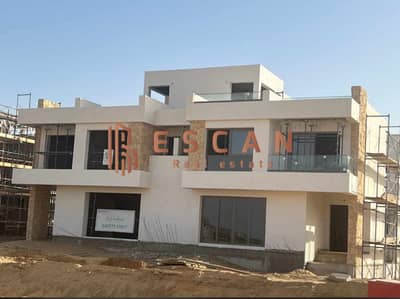 Open sea townhouse villa, old contract, model Q1, land area 281 meters, close to services, for sale in installments over 14 years