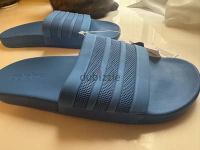 adidas ORIGINAL slippers size 43