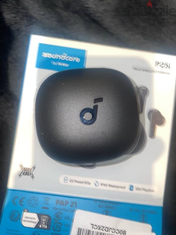 Anker soundcore P25i Airpods *only charging case* 3