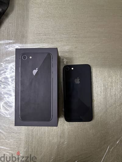 iphone 8 حاله جيده جدا