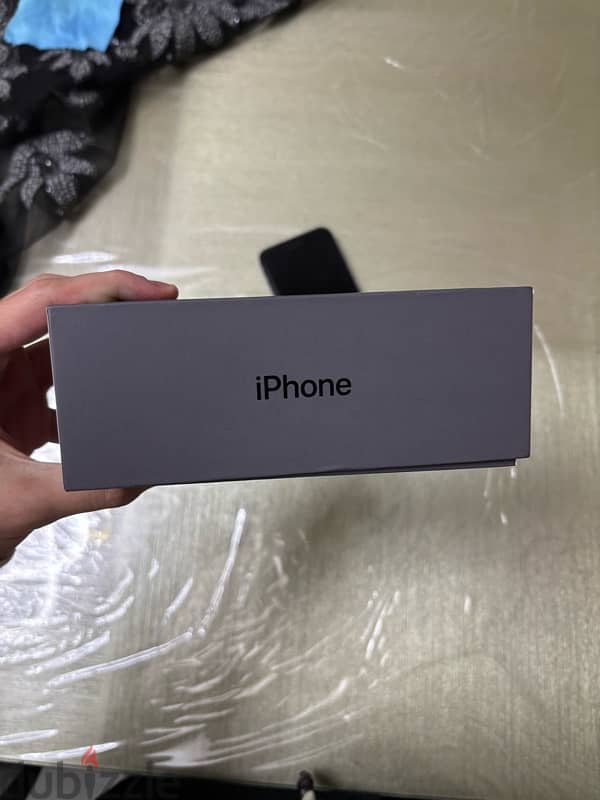 iphone 8 حاله جيده جدا 6