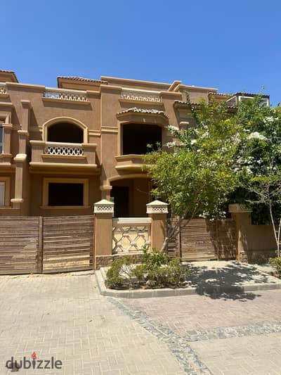 Town house for sale in la nuova vista new cairo prime location under market price