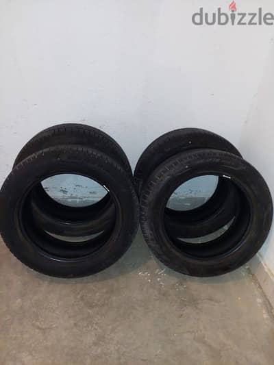 4 used tyres 235/55 R18 ٤ اطارات بيريلى مقاس ١٨ حالة ممتازة