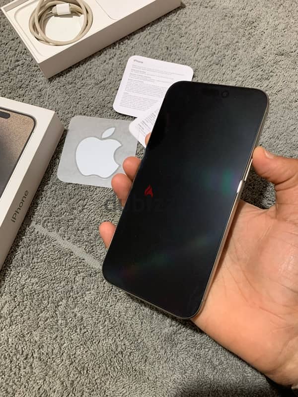 iphone 15 pro max خطين 4