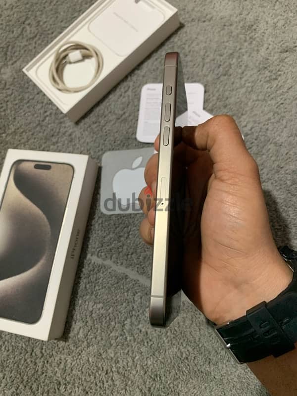 iphone 15 pro max خطين 5