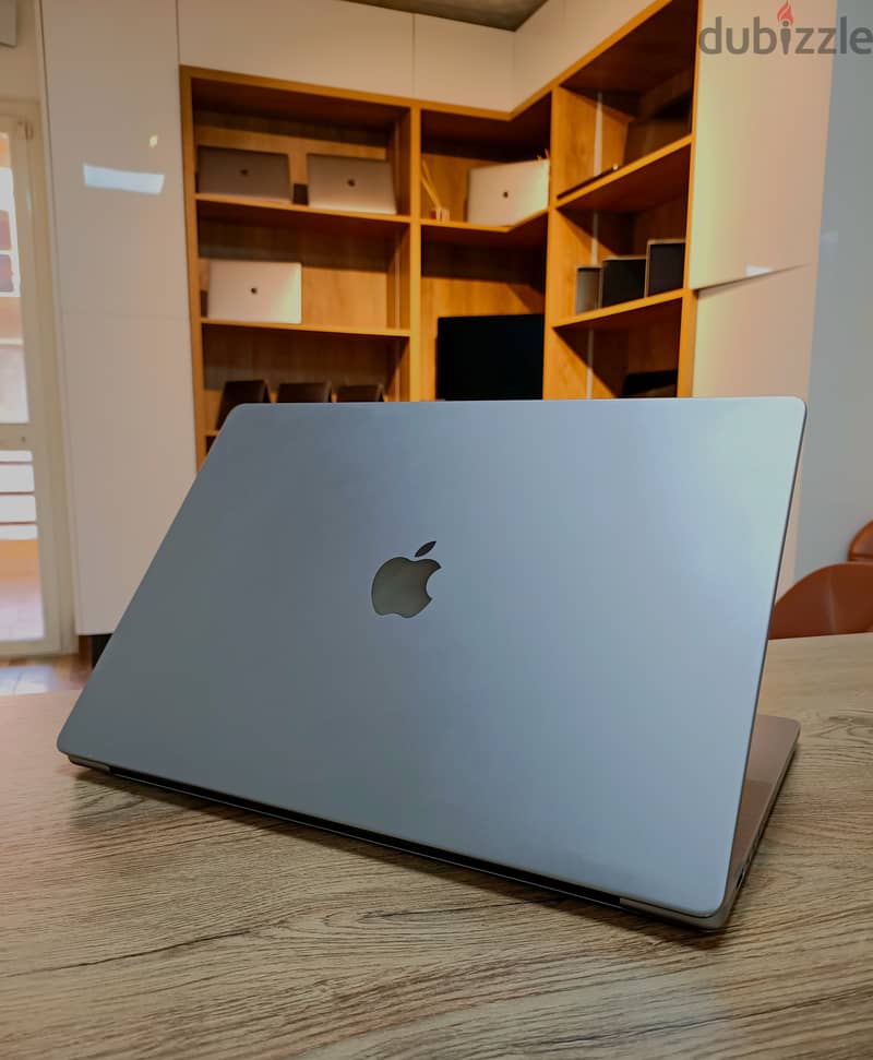 Macbook M1pro (16inch) 1 tera 1