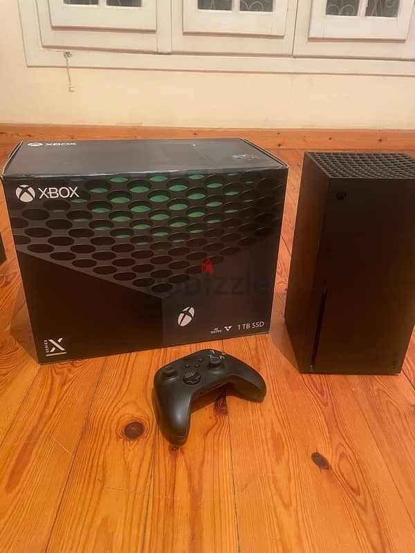 Xbox Series X in excellent condition 3