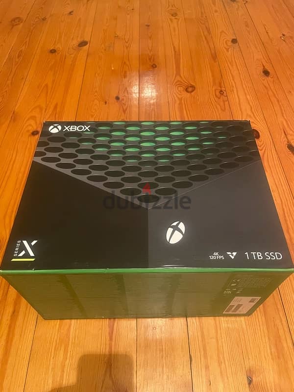 Xbox Series X in excellent condition 5